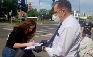 Prezydent Piły zbiera podpisy dla Rafała Trzaskowskiego