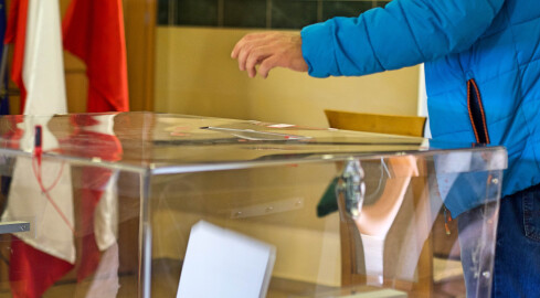 Głosowanie korespondencyjne. Co przegłosowano w Sejmie i jak ma to w - grafika