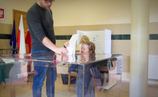 Trwają wybory parlamentarne. PKW podała pierwsze dane o frekwencji [GALERIA]