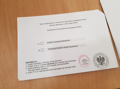 Sondażowe wyniki wyborów prezydenckich LATE POLL: rośnie przewaga A - grafika
