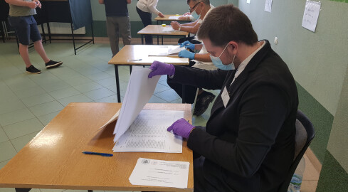 W Złotowie i powiecie złotowskim Rafał Trzaskowski przed Andrzejem  - grafika