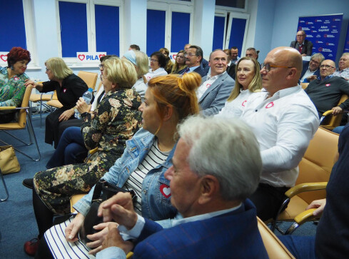 Częściowe wyniki. Zmiana lidera w pilskim okręgu - grafika
