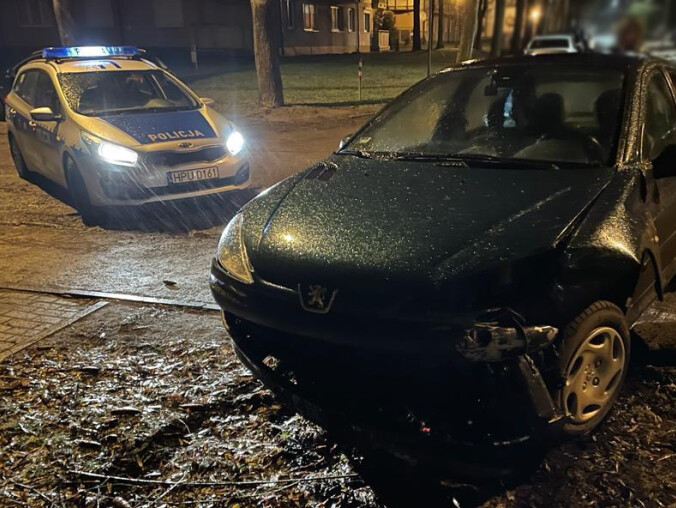 Pijany 17-latek wjechał swoim autem w zaparkowany samochód  - grafika