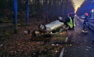 73-latek z poważnymi obrażeniami trafił do szpitala