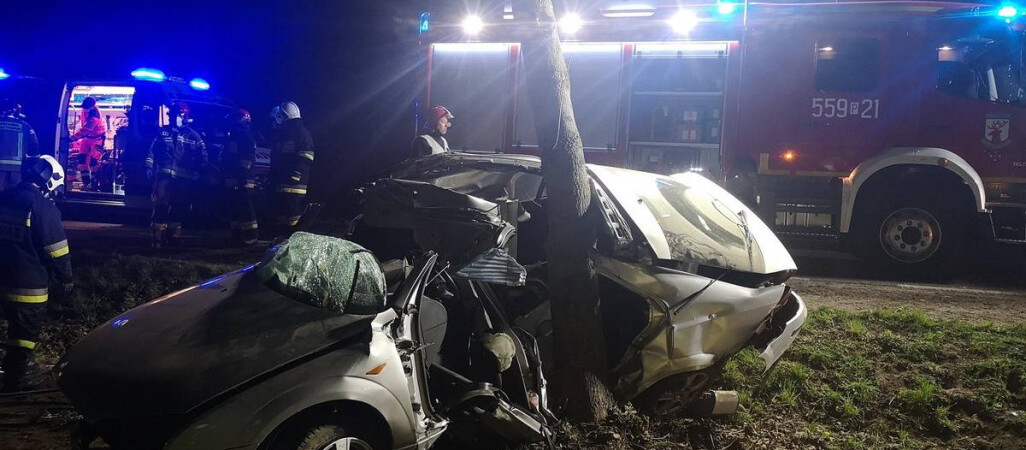 Zginęła młoda kobieta. Kierowca walczy o życie.