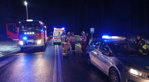 Wypadek pod Kujaniem. Ciężarna i dwójka dzieci w szpitalu.  - grafika