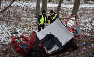 Zderzenie osobówki z tirem. Nie żyją dwie osoby