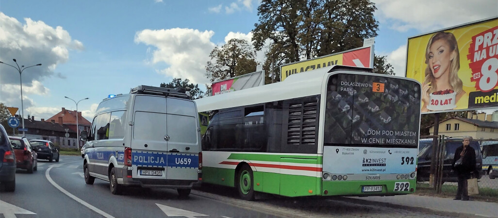 Dwie pasażerki upadły, po gwałtownym hamowaniu autobusu 