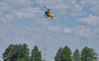 29-letni kierowca nissana wjechał pod pociąg - ZDJĘCIA 
