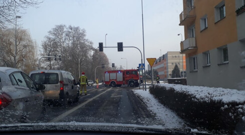 Utrudnienia dla kierowców. Wypadek w centrum Piły  - grafika