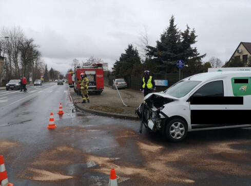 Dwie osobówki zderzyły się na Bydgoskiej  - grafika