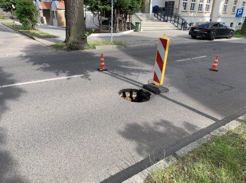 Utrudnienia na Kilińskiego w Pile. Zapadła się część jezdni - grafika