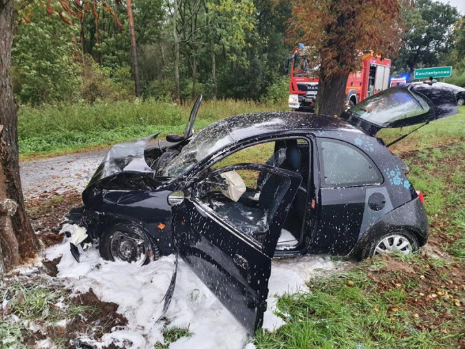 Samochód w płomieniach - grafika