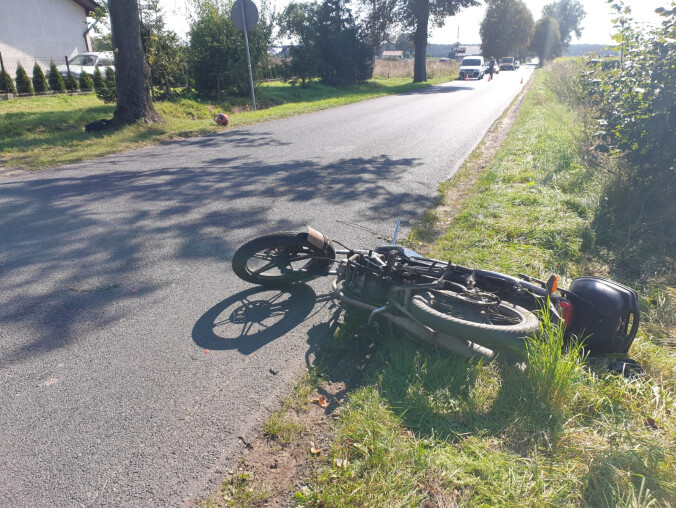 Wjechał motorowerem w auto, bo do śniadania wypił pół litra wódk - grafika