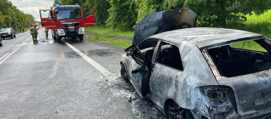 Audi A3 spłonęło doszczętnie na DK11 