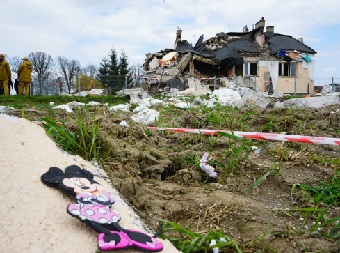 Stan trzech osób poszkodowanych w katastrofie jest ciężki  - grafika