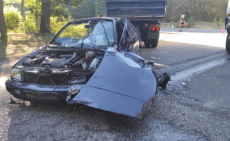 Ciężarówka wymusiła pierwszeństwo. Kierowca volkswagena w szpitalu