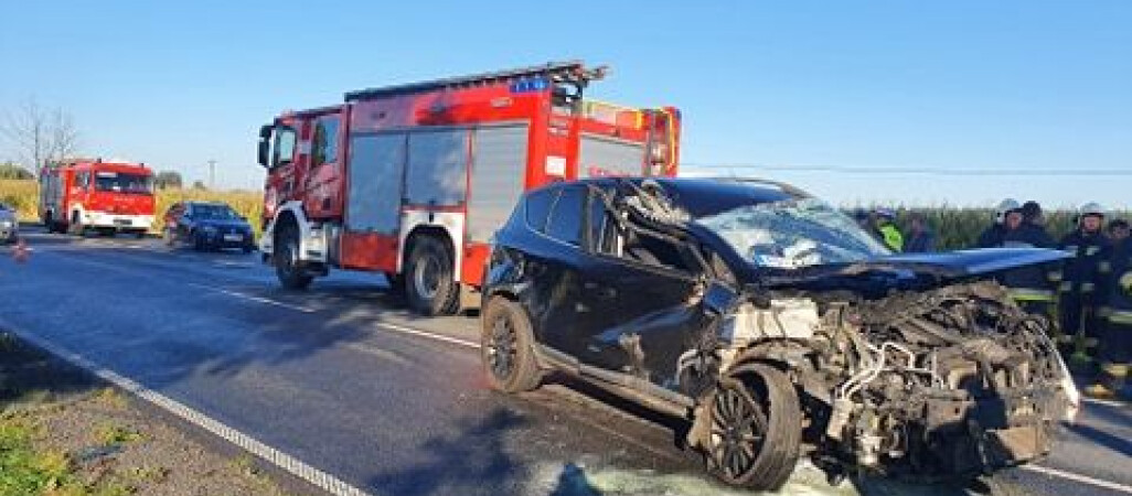 Samochód zderzył się z ciężarówką na DK10 