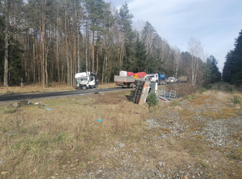 Zderzenie aut dostawczych na DW 189 na odcinku Kujan Sypniewo - grafika