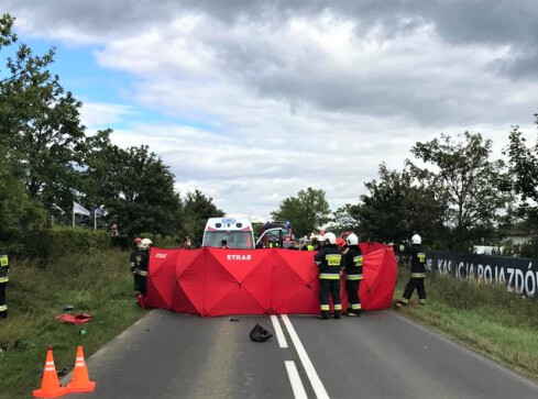 67-letnia rowerzystka zginęła w wypadku. Najechały na nią dwa mot - grafika