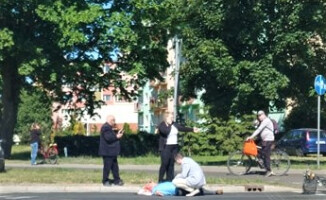 Rowerzysta został potrącony na rondzie w Pile 