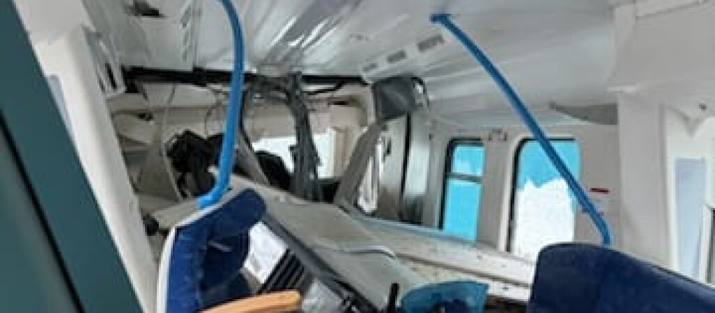 Jedna osoba zmarła, dwie walczą o życie. Szczegóły wypadku kolejowego