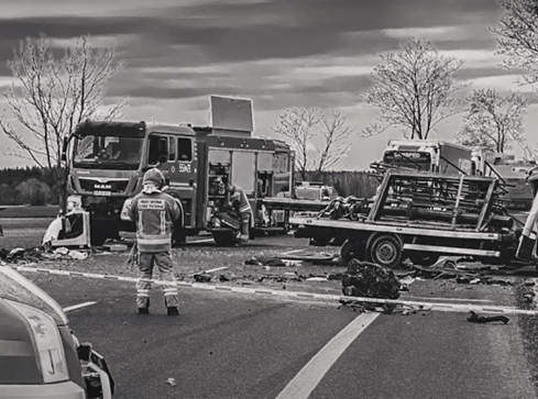 W Pile przybyło wypadków i kolizji na przejściach dla pieszych - grafika