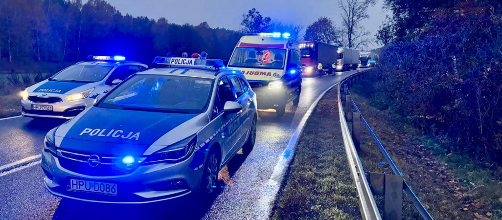Śmiertelny wypadek na DK11. Dwa samochody zderzyły się czołowo