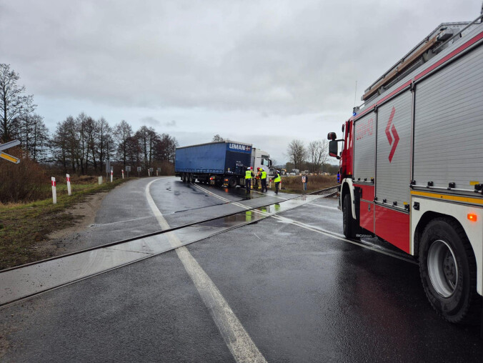 DK 11 w okolicach Ługów Ujskich nieprzejezdna [AKTUALIZACJA] - grafika