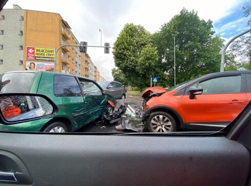 Kolizja na jednym z pilskich skrzyżowań - grafika