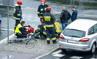 Rowerzysta potrącony na rondzie. To już drugi wypadek w ciągu tygodnia 