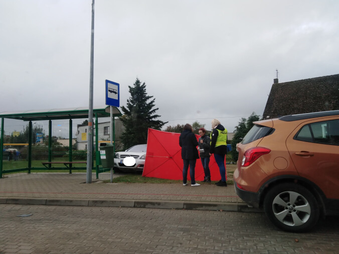 Wyjeżdżał ze swojej posesji. Za kierownicą dostał zawału  - grafika