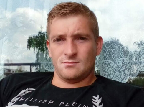 Zaginął 34-letni Dawid Smętek. Policja i rodzina prosi o pomoc  - grafika