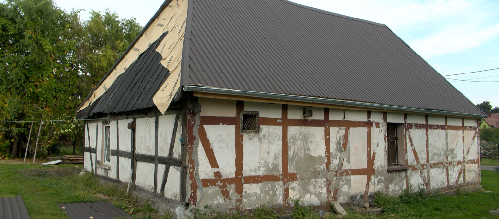 Pogorzelcy z Nakielna marzą o odbudowaniu swojej zabytkowej chałupy