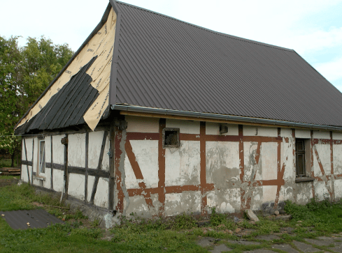 Pogorzelcy z Nakielna marzą o odbudowaniu swojej zabytkowej chałupy - grafika