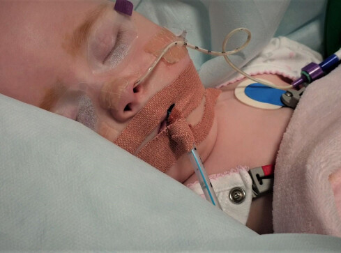 Morsowanie dla Hani. Potrzeba 9 mln zł na jej leczenie  - grafika