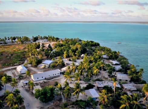 Każdy z nas może uratować tonącą wyspę Kiribati  - grafika