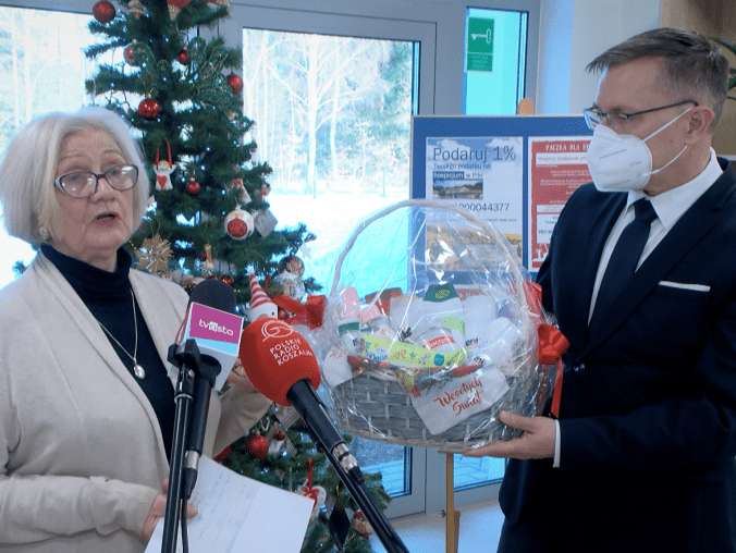 38 paczek trafiło do podopiecznych pilskiego hospicjum  - grafika