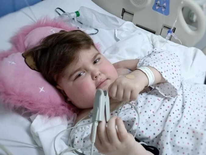 Kartka urodzinowa dla ciężko chorej Sary? Każdy może ją wysłać - grafika