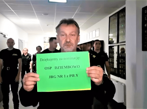 Straż Miejska w Pile robi pompki charytatywnie  - grafika