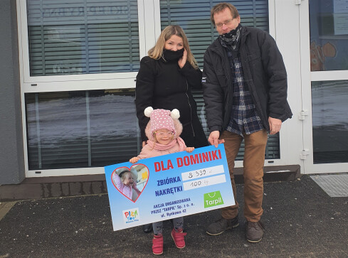 Dominika pojedzie na operację oczu? Pilanie pomagają  - grafika