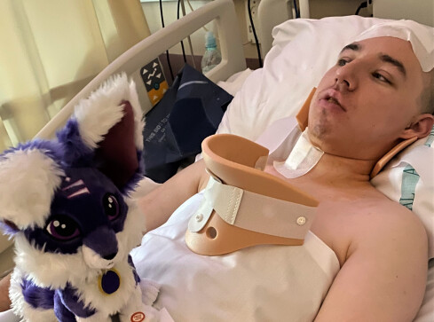 Tomasz Lech jest sparaliżowany po wypadku. Potrzebuje rehabilitacji  - grafika