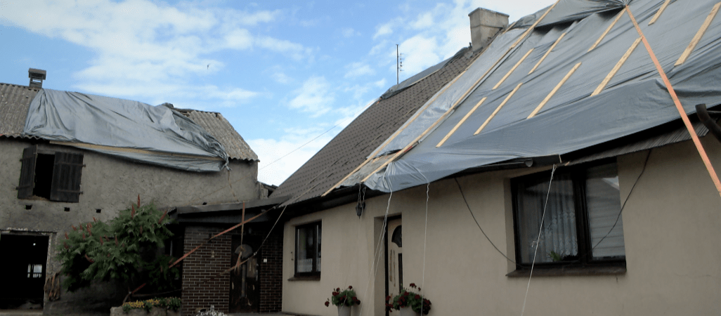 Trąba powietrzna w kilka sekund zabrała im dach nad głową 