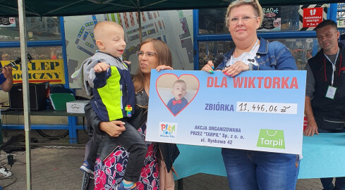 Dzięki zbiórce na targowisku Wiktorek pojedzie na rehabilitację  - grafika
