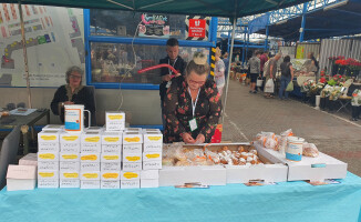 Dzięki zbiórce na targowisku Wiktorek pojedzie na rehabilitację