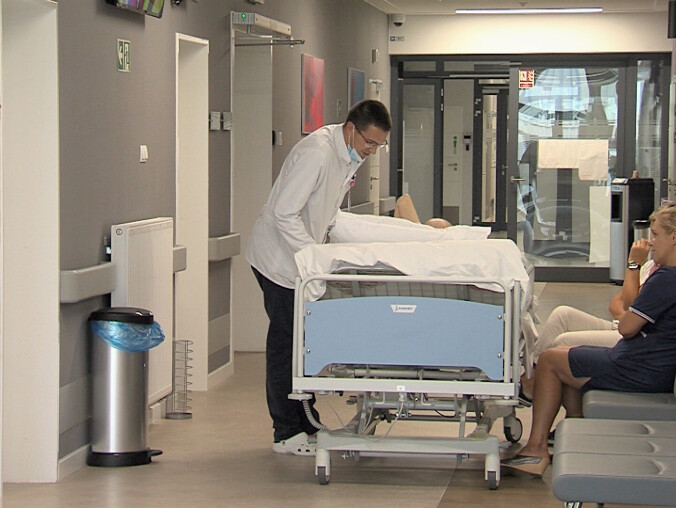 Lekarze diagnozują coraz częściej raka piersi  - grafika