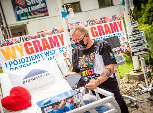 Covidowe łóżka dla pilskiego szpitala od Owsiaka  - grafika