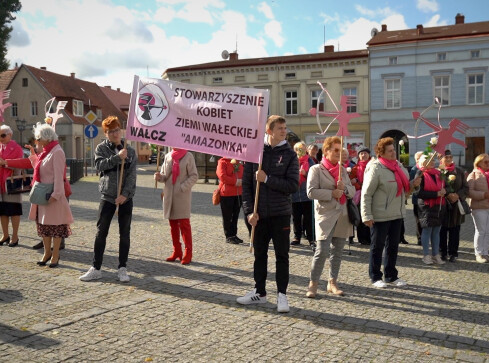 Marsz Różowej Wstążki w Wałczu  - grafika