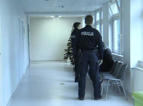 Pielęgniarki, lekarze i ratownicy skarżą się na agresywnych pacjen - grafika