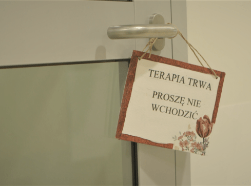 Pomoc psychologów pilnie potrzebna  - grafika